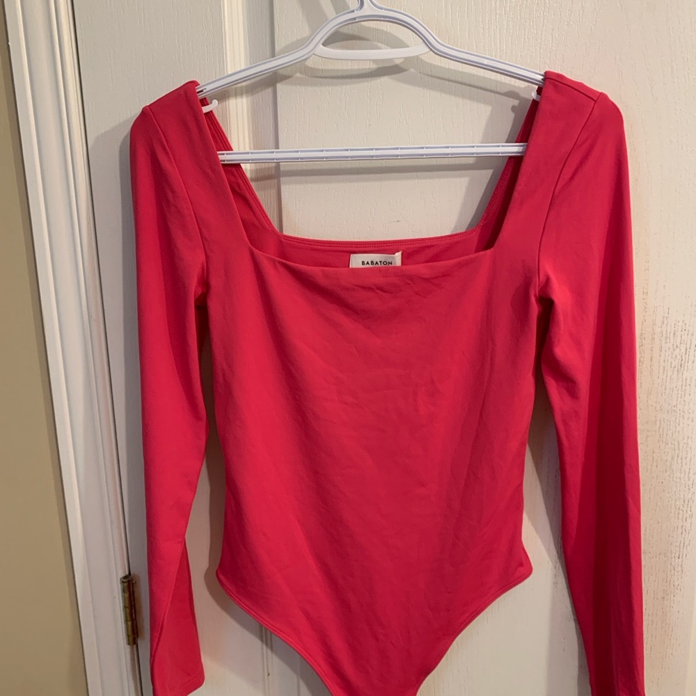 Babaton Contour long sleeve body suit square neckline - size M - Eros pink